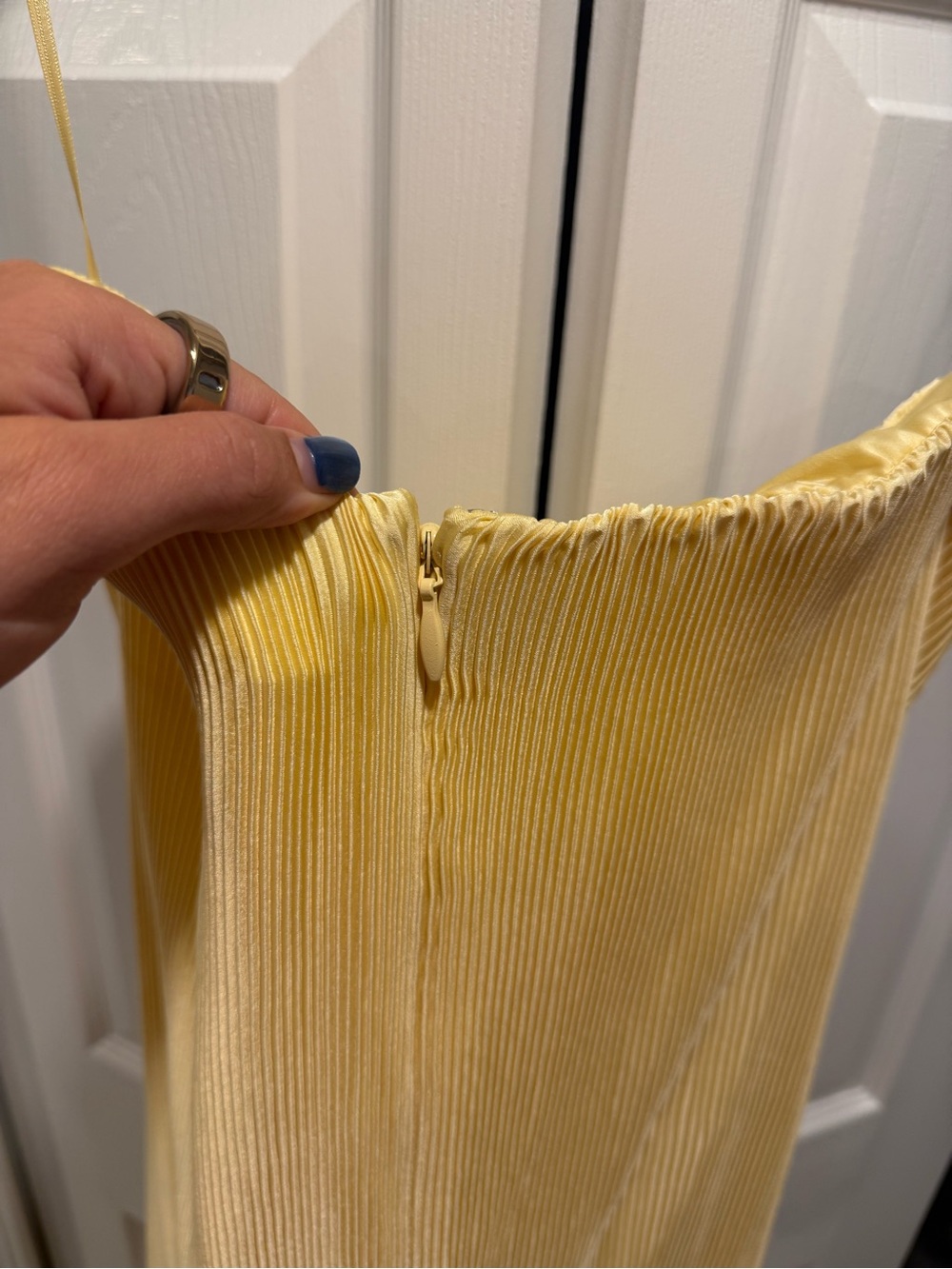 Abercrombie & Fitch Yellow Strapless Pleated Dress - Picture 4 of 6